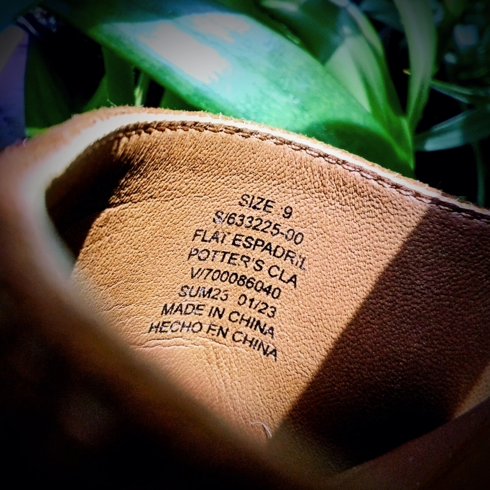 NWOT Banana Republic Factory Tan Espadrille Ankle-Strap Flats with Cream Toe - Picture 15 of 15